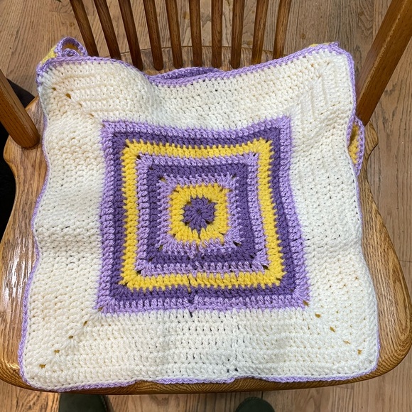 Hand crocheted tote. Shoulder strap - Picture 4 of 4